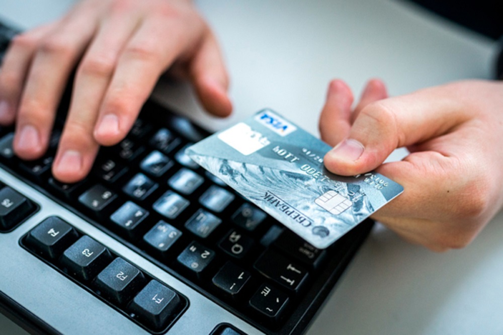 Как вносить платежи по кредитной карте СберБанка: условия и сроки